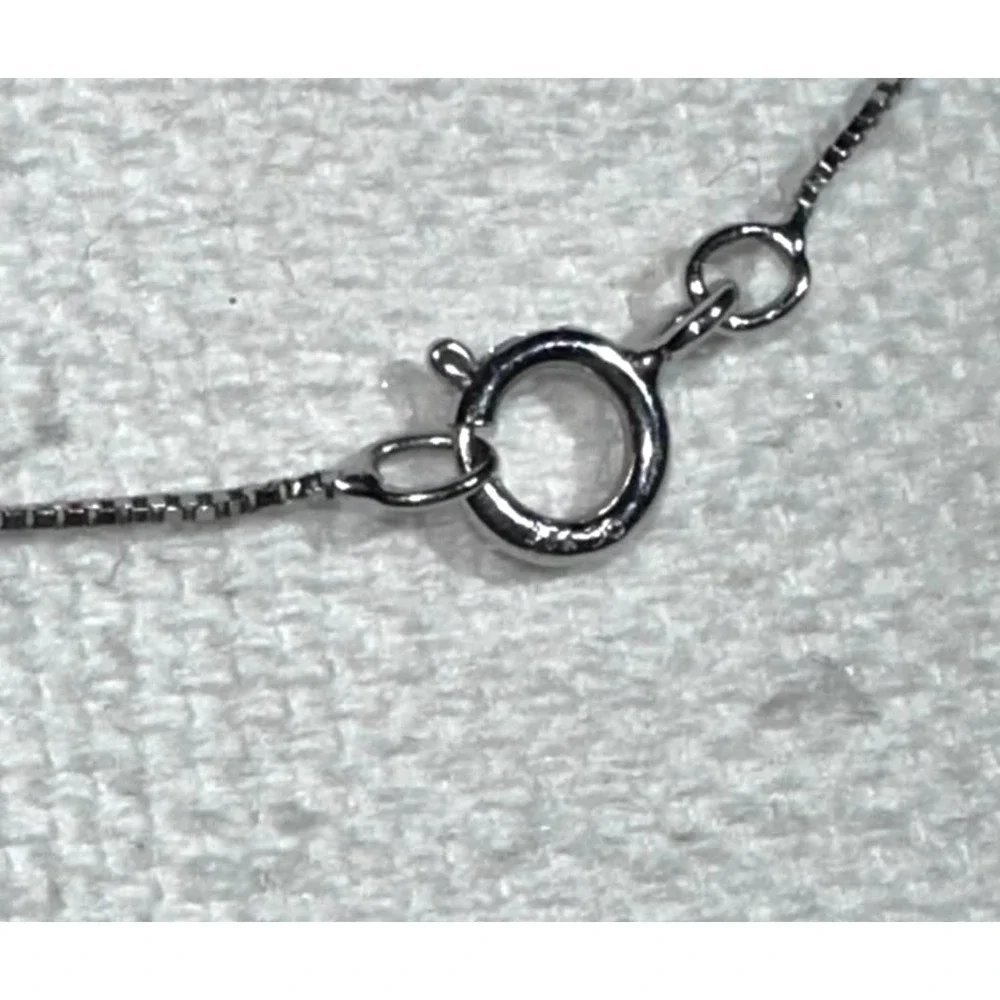 RL - Sterling Silver and CZ Heart pendent on silver chain - Picture 4 of 7